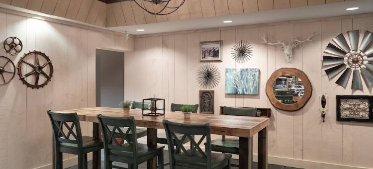 松树谷仓酒店(Pine Barn Inn)图片