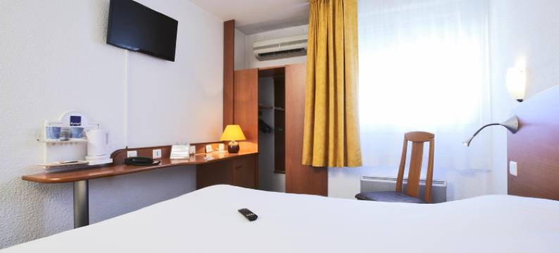 耶尔拉加德基里亚德土伦酒店(Kyriad Toulon - Hyeres - la Garde)图片