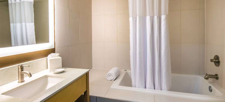 埃弗里特红狮套房酒店(Red Lion Inn & Suites Everett)图片