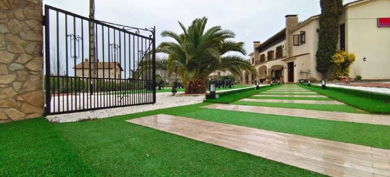 迈加达尼乌斯旅馆(Hostal Mega Darnius)图片