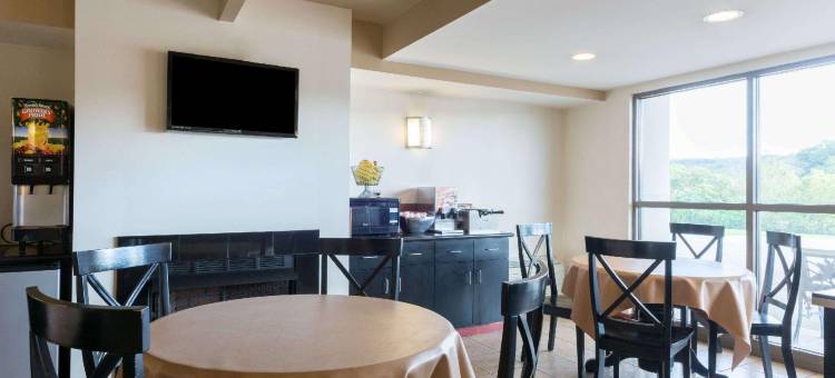 海狸瀑布速8酒店(Super 8 by Wyndham Beaver Falls)图片