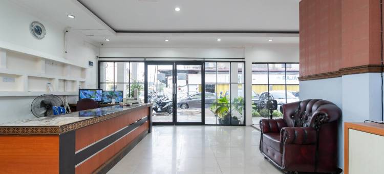 红多兹酒店-近北干巴鲁安迪尼RSIA(RedDoorz Near Rsia Andini Pekanbaru)图片