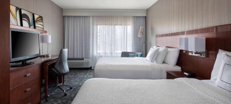 Boston Stoughton图片