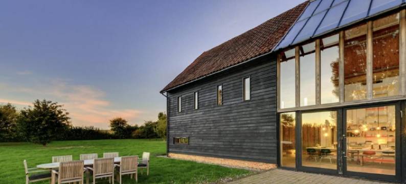 宏伟的萨福克谷仓改建(Grand Suffolk Barn Conversion)图片