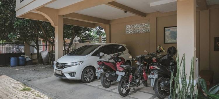 红多兹伊斯兰酒店-近占碑贾姆托斯2号(RedDoorz Syariah Near Jamtos Jambi 2)图片