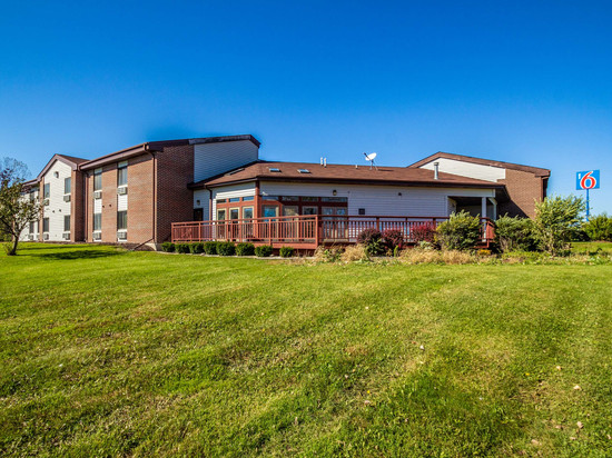 威斯康星萨库维里 6 号汽车旅馆