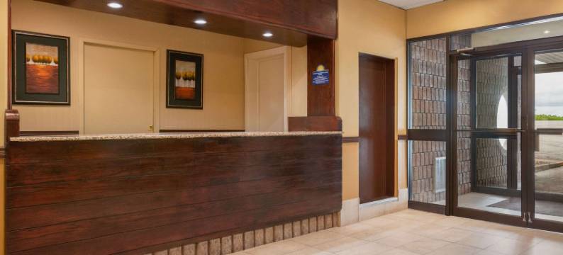 伦弗鲁温德姆戴斯酒店及会议中心(Days Inn by Wyndham Renfrew Conference Centre)图片