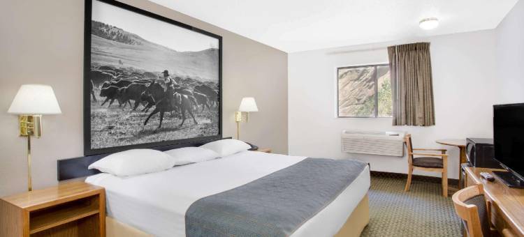 卡斯特-疯马区速8酒店(Super 8 by Wyndham Custer/Crazy Horse Area)图片