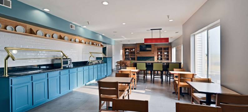 布卢明顿诺莫尔机场丽怡酒店(Country Inn & Suites by Radisson, Bloomington-Normal Airport, IL)图片