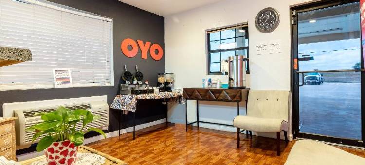 OYO 花园旅馆及套房 佩尔萨尔 I-35 东(OYO Hotel Pearsall I-35 East)图片