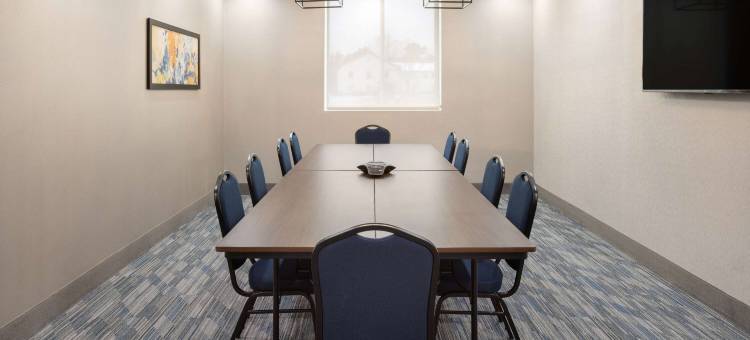 温德姆旗下拉昆塔温德姆酒店套房-威利斯顿/伯灵顿(La Quinta Inn & Suites by Wyndham Williston/Burlington)图片