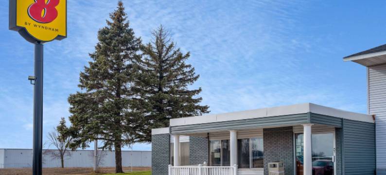 奥瓦通纳速8酒店(Super 8 by Wyndham Owatonna)图片