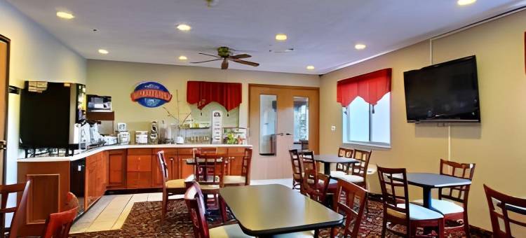 豪厄尔布莱顿温德姆呗盟酒店(Baymont by Wyndham Howell/Brighton)图片