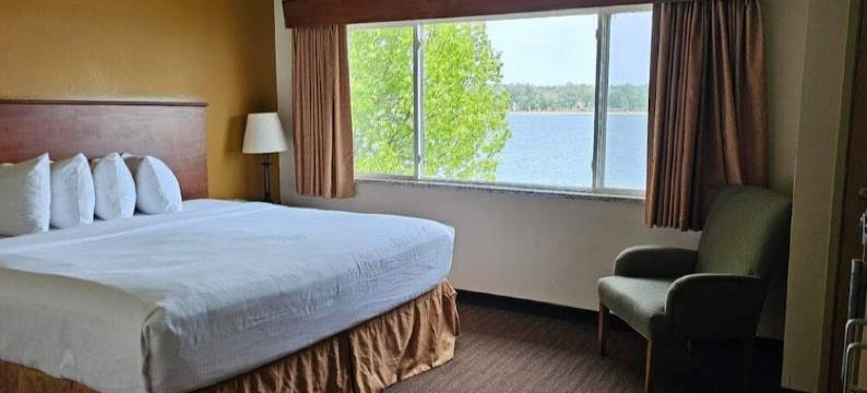 皮埃尔堡会议中心温德姆美吟温德姆酒店(AmericInn by Wyndham Fort Pierre Conference Center)图片