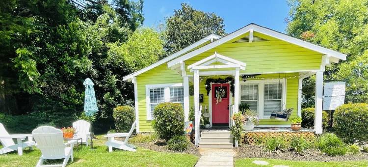 Charming  2 BR and 2 full bath Cottage is located in Historic Downtown Laurel.图片