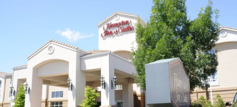 雷丁欢朋套房酒店(Hampton Inn & Suites Redding)图片