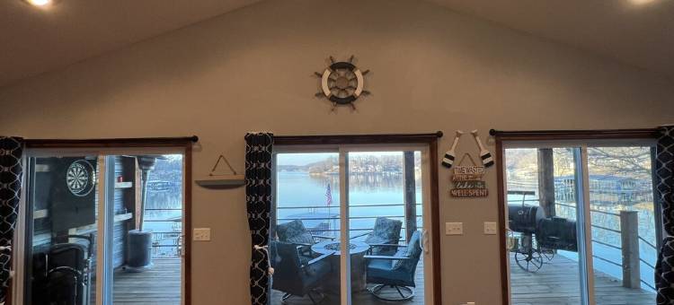 温馨家庭度假屋, 景色优美, 配有私人码头和开放式船位!(Cozy family home, beautiful views, private dock and open boat slip!)图片