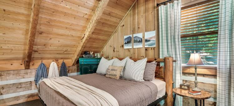 Mountainside Rustic Log Cabin •King & Queen Beds •Coffee Bar •HotTub •Pool Table图片