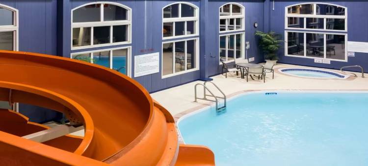 麦克默里堡丽笙套房酒店(Radisson Hotel & Suites Fort McMurray)图片