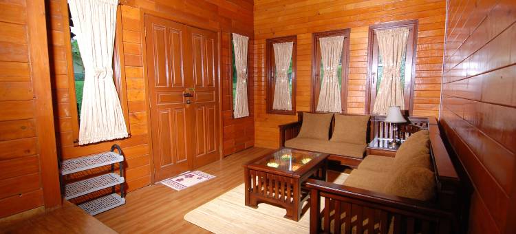 查瓦米奈娃卡约奇亚特别墅酒店(Villa ChavaMinerva Kayu - Ciater)图片