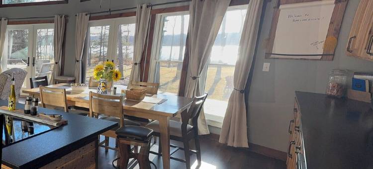 Tranquil, Cozy, Luxurious Family, Pet and Handicap Friendly Home in Luck, WI.图片