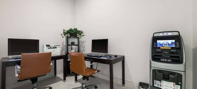 奥兰多环球度假村附近凯隆酒店(Clarion Inn & Suites Across from Universal Orlando Resort)图片