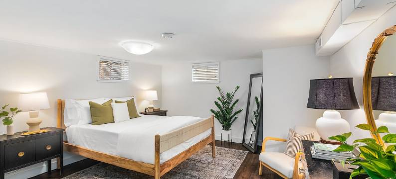 丁香法律(Lilac in Law, Picturesque Lower Unit)图片