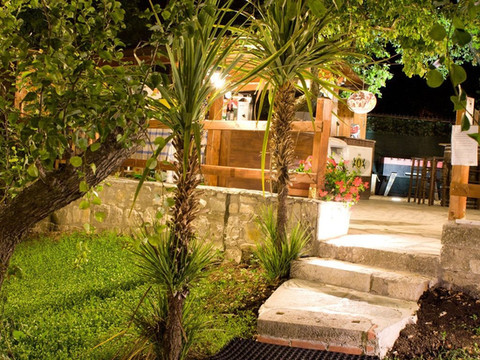 安蒂卡特拉丽亚巴克酒店