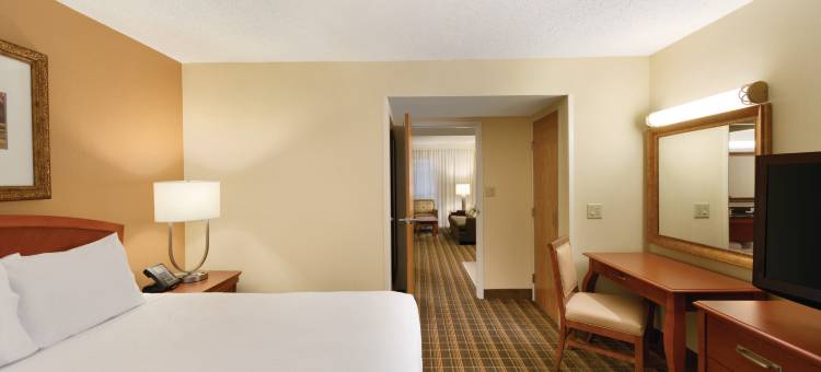 希尔顿安泊酒店-格林维尔高尔夫及会议中心(Embassy Suites by Hilton Greenville Golf Resort & Conference Center)图片