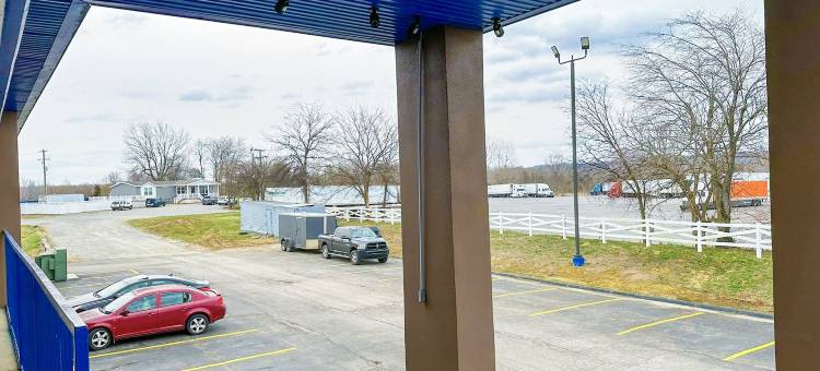 OYO 麦迪逊维尔 I-69 快乐住宿汽车旅馆(Happy Stay Inn Madisonville I-69 by OYO)图片