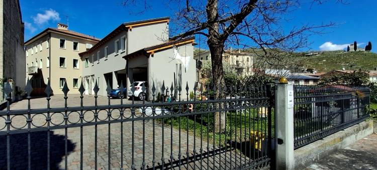 梅里观光地点公寓酒店(Da Meri Locazione Turistica Appartamento)图片