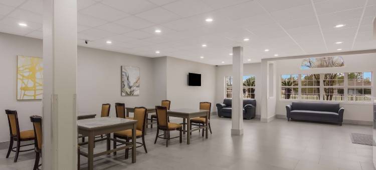 查尔斯湖I-210出口5美洲最佳价值套房酒店(Americas Best Value Inn and Suites Lake Charles I210 Exit 5)图片