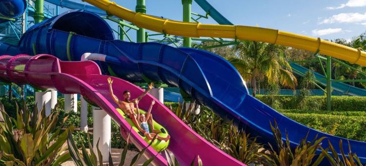 Palafitos水上平房，双体船，天然水池等全包含(Hotel Palafitos Overwater Bungalows)图片