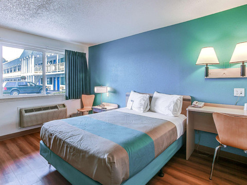 库斯贝6号汽车旅馆