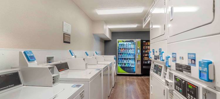 芝加哥韦斯特蒙特奥克布鲁克美国长住精选套房酒店(Extended Stay America Select Suites - Chicago - Westmont - Oak Brook)图片