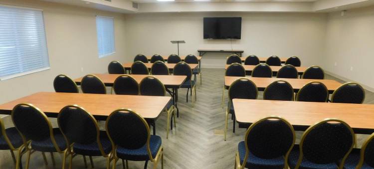 派恩托普格林豪泰套房酒店(GreenTree Inn & Suites Pinetop)图片