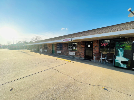 派恩斯假日汽车旅馆