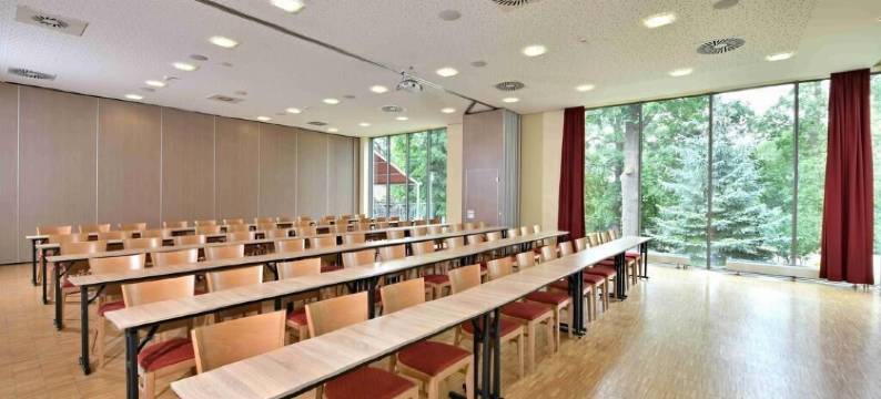 赫卢博卡河畔公园酒店(LH Parkhotel Hluboka Nad Vltavou Congress & Wellness)图片