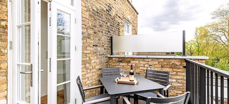 切尔西别致度假屋：明亮空间和阳台幸福(Chic Chelsea Retreat: Bright Space & Balcony Bliss)图片