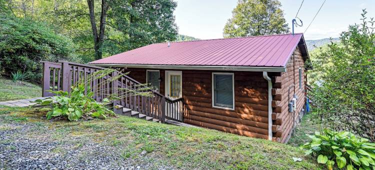 塔卡西吉河畔小屋，带山景！(Riverfront Cabin w/ Mtn Views in Tuckasegee!)图片