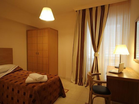 乌纳努欧瓦斯特拉达皇宫酒店