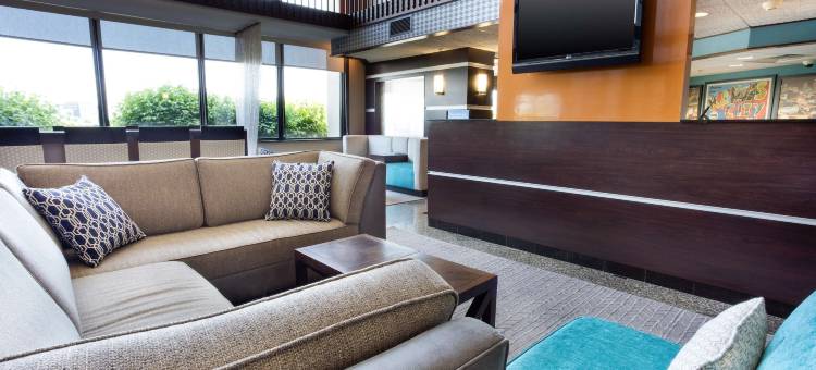 堪萨斯城机场德鲁里套房酒店(Drury Inn & Suites Kansas City Airport)图片