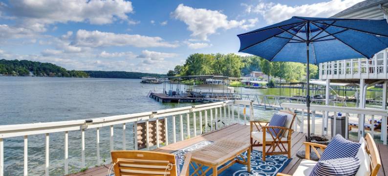 Lake Ozarks度假屋的湖景小屋(Lake View Cottage: Lake Ozarks Getaway)图片