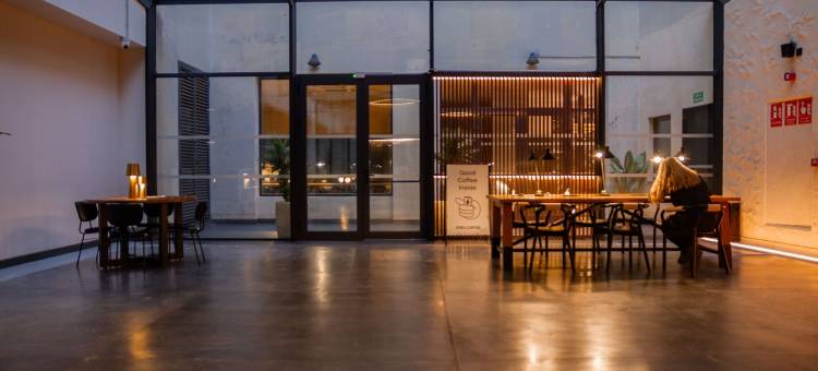 LETOH LETOH 塞维利亚(Letoh Letoh Sevilla)图片