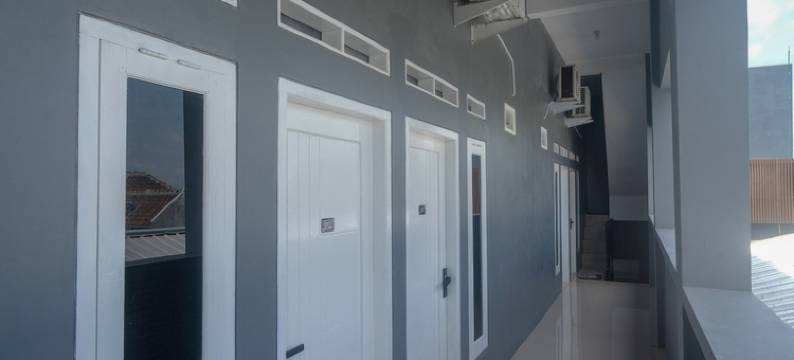 RedDoorz Near Laweyan Gentan图片