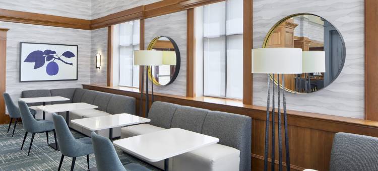 萨拉托加泉市中心欢朋套房酒店(Hampton Inn & Suites Saratoga Springs Downtown)图片