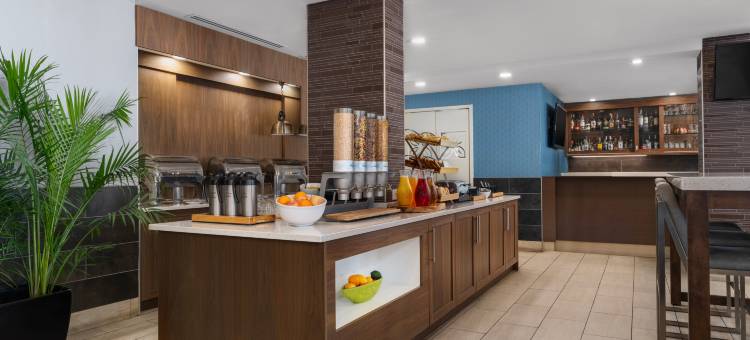 卡尔加里机场希尔顿花园旅馆(Hilton Garden Inn Calgary Airport)图片