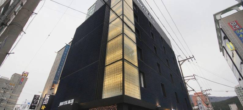 蓝色酒店(Blue Hotel)图片