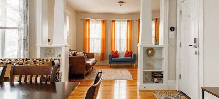 Large 3BR APT w/ enclosed front porch Close to Polar Park, palladium, WPI, DCU图片