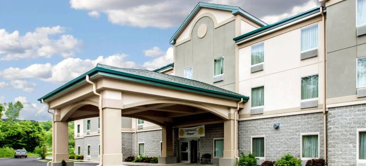 费什基尔南品质酒店及套房(靠近I-84)(Quality Inn & Suites Fishkill South Near I-84)图片